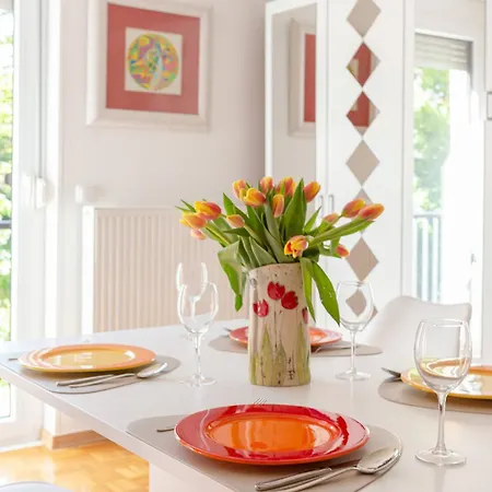 Apartma Angela Διαμέρισμα *